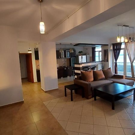Mamaia Summerland Seaview Apartment ภายนอก รูปภาพ