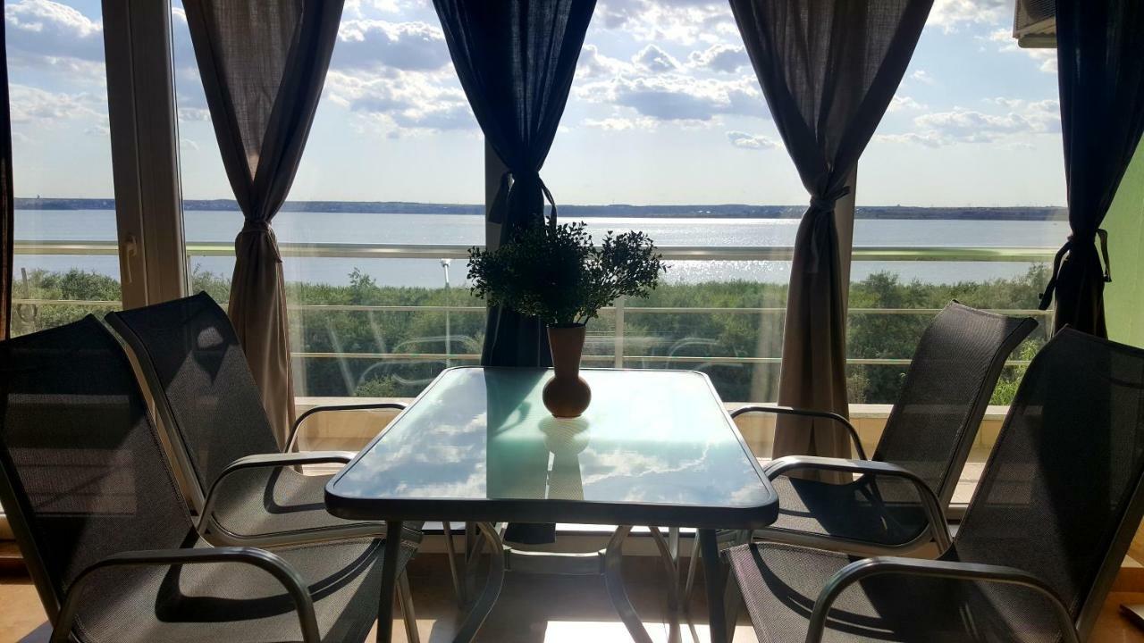 Mamaia Summerland Seaview Apartment ภายนอก รูปภาพ