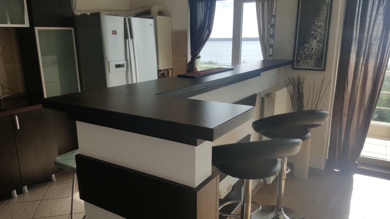 Mamaia Summerland Seaview Apartment ภายนอก รูปภาพ